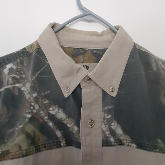 Mossy Oak Long Sleeve Button Up Shirt Men’s Size XL Embroidered Beige Camo - Picture 3 of 9